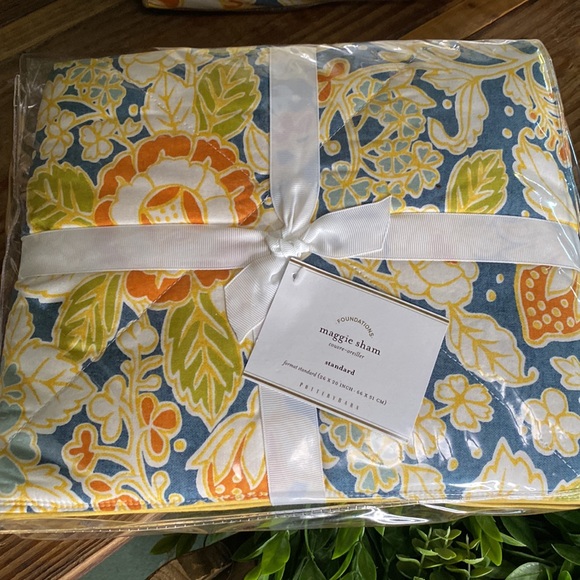 Pottery Barn Maggie Floral Batted Side Tie Standard Shams - Set of two - Picture 5 of 16